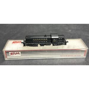 Atlas RS-1 N Scale Pennsylvania Locomotive Train 9914 #4405 Black